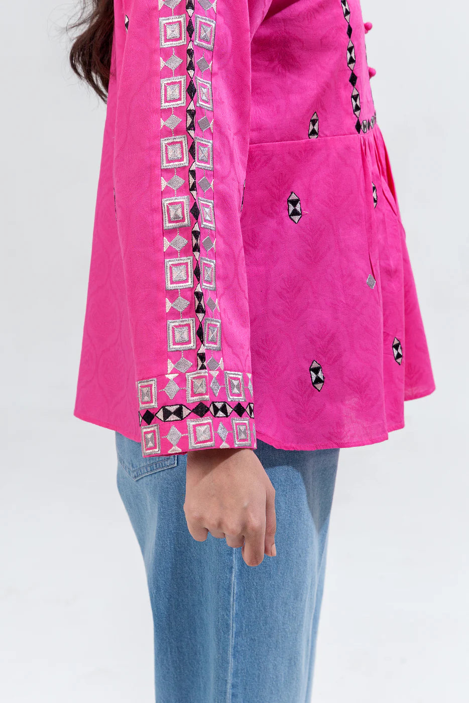 BEECHTREE EMBROIDERED CAMBRIC JACQUARD TOP (Stitched)