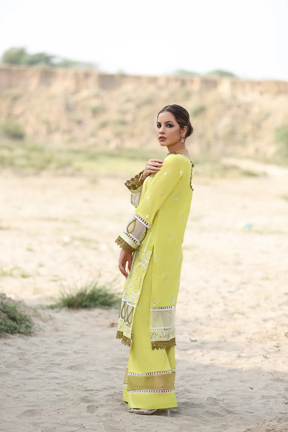 MAIRA ZUNNORAIN (BAZM) 3PCS EMB (Stitched)